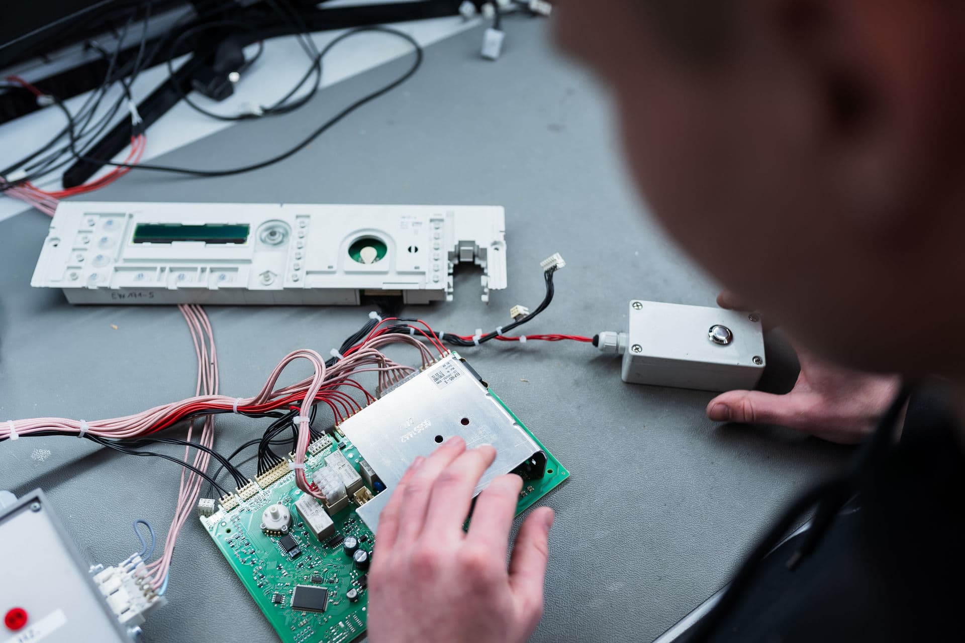 Elettronica ricondizionata nell’officina Repartly